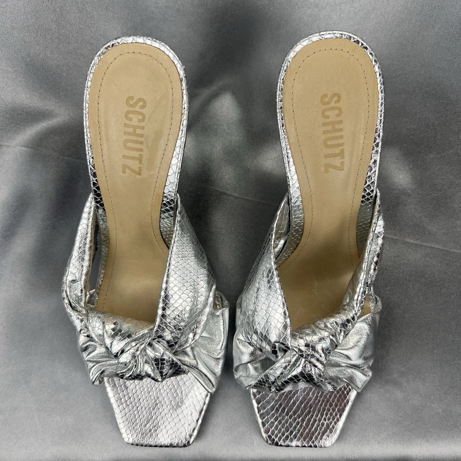 Schutz Mindy Sandals Women’s 9 Twist Knot Slide On Heels Metallic Silver Fashion