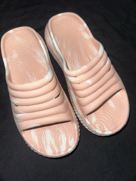 Women’s Kuailu Pink Slides Size 8