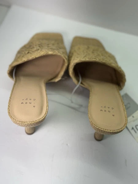 Woven Rafia heeled sandals Sz 9| coastal cowgirl, summer slide mules Resort Wear