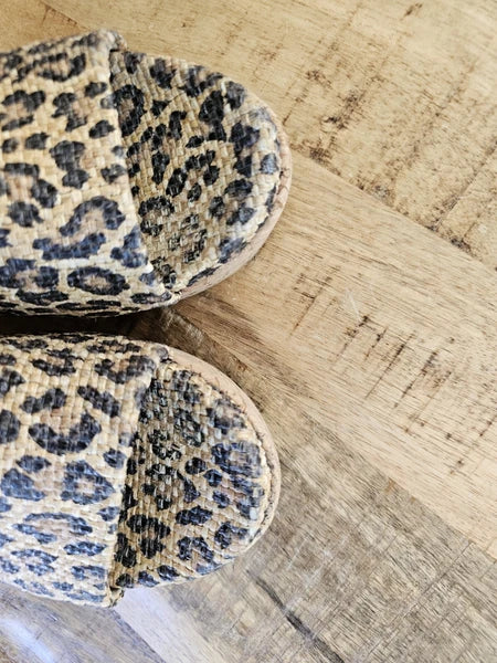 Stuart Weitzman Womens Flatout Leopard Canvas Raffia Flatform Slide Sandals 8.5