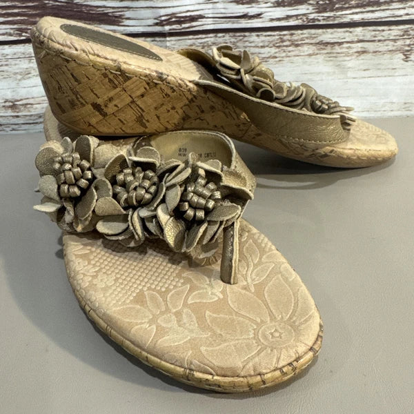 -NEAR MINT- Women’s 8 b.o.c Born Concept Fashion Sandals Flowers Cork Slides