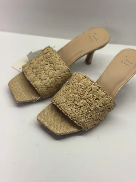 Woven Rafia heeled sandals Sz 9| coastal cowgirl, summer slide mules Resort Wear